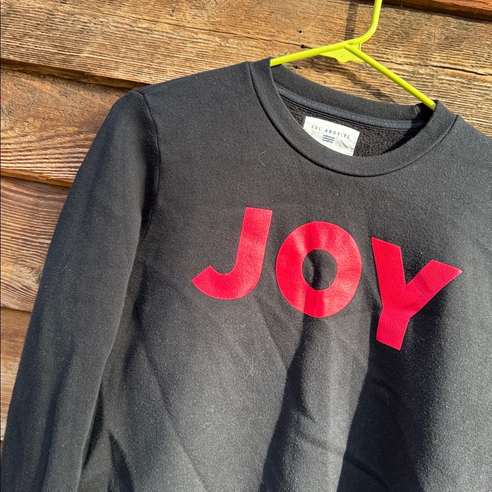 Sol Angeles pullover “joy”